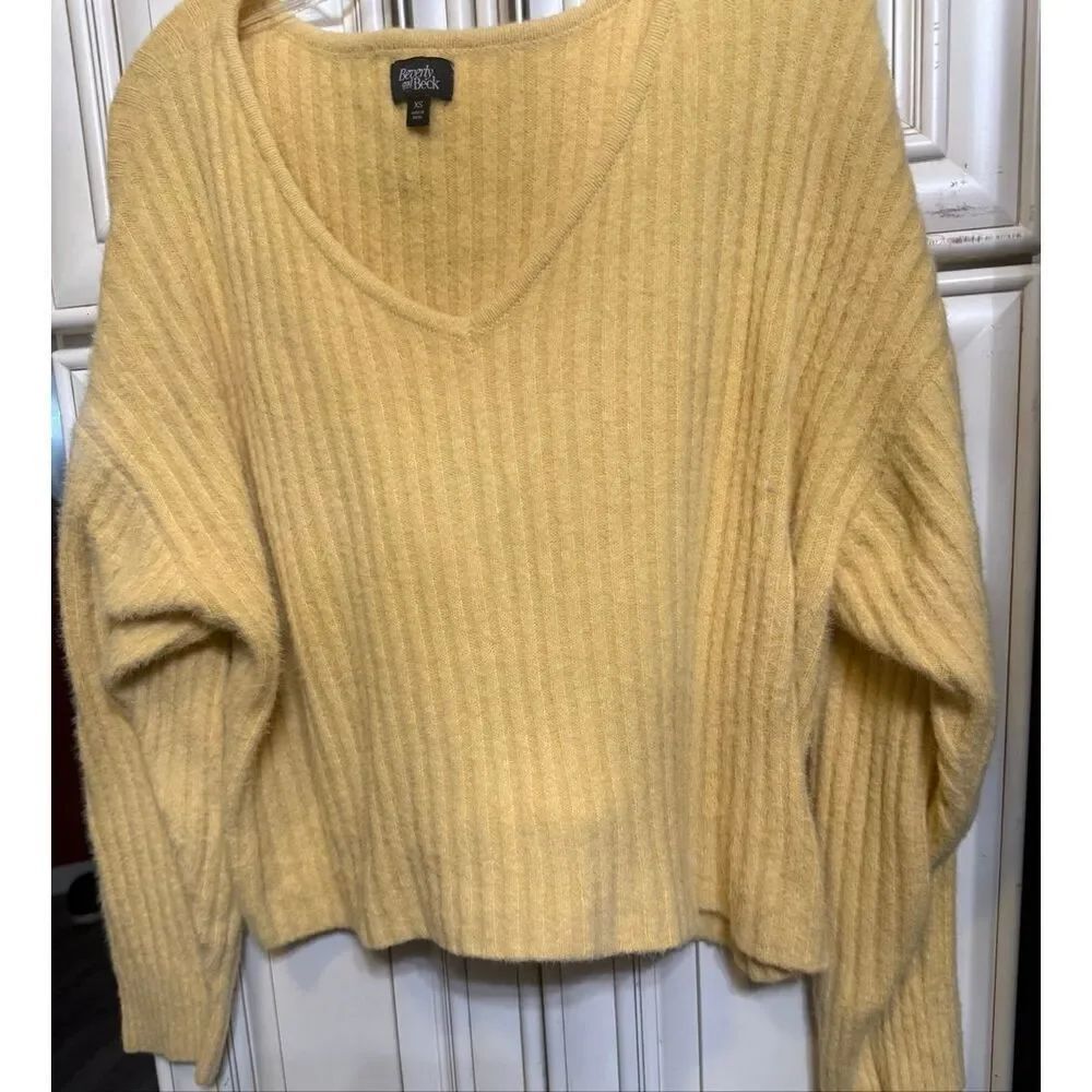 Beverly and Beck Women's Ribbed Knit V-Neck Long Sleeve Sweater Yellow Size XS